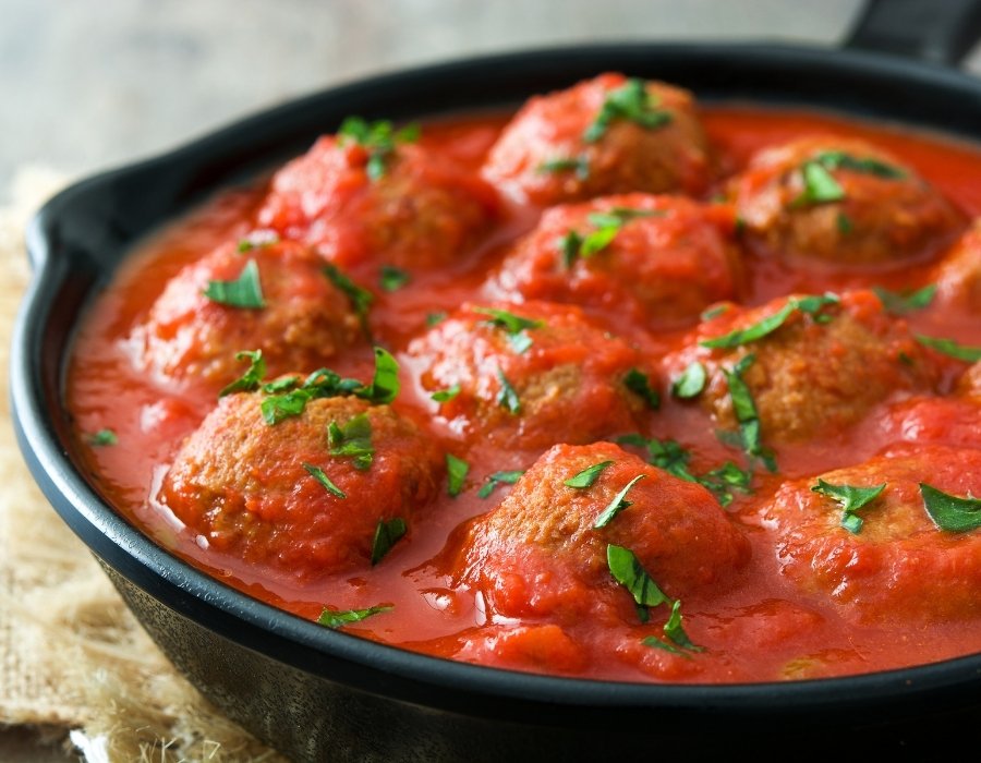The Ultimate Guide to Delicious Moroccan Cuisine: 11 Traditional Dishes & 10 Street Foods 5 MorocConnect Moroccan Cuisine - Meatball Tajine
