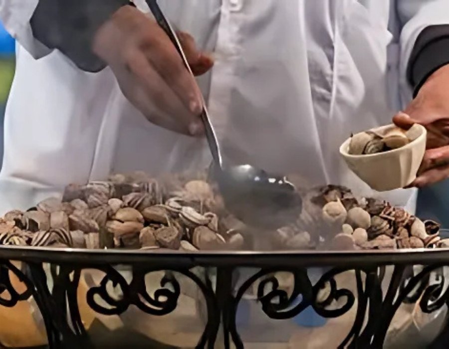 The Ultimate Guide to Delicious Moroccan Cuisine: 11 Traditional Dishes & 10 Street Foods 17 MorocConnect Moroccan Cuisine - Snail Soup